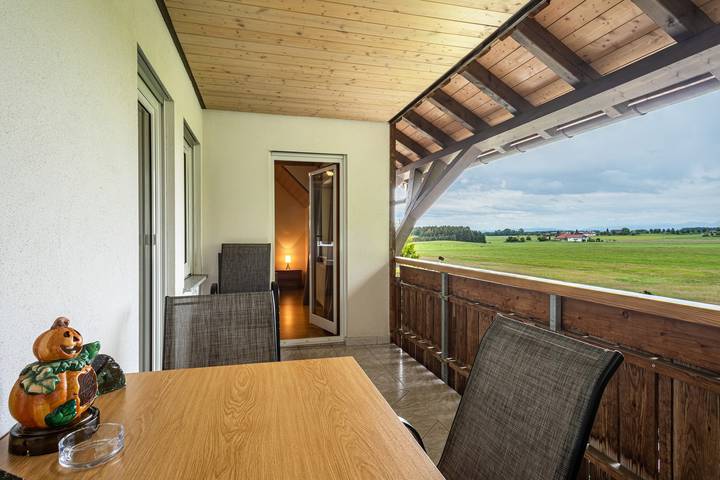 Ganze Wohnung, Ferienwohnung 'Urlaub auf dem Hirschhof Stehle' mit Bergblick, Wlan und Garten in Waldburg, Region Bodensee-Oberschwaben