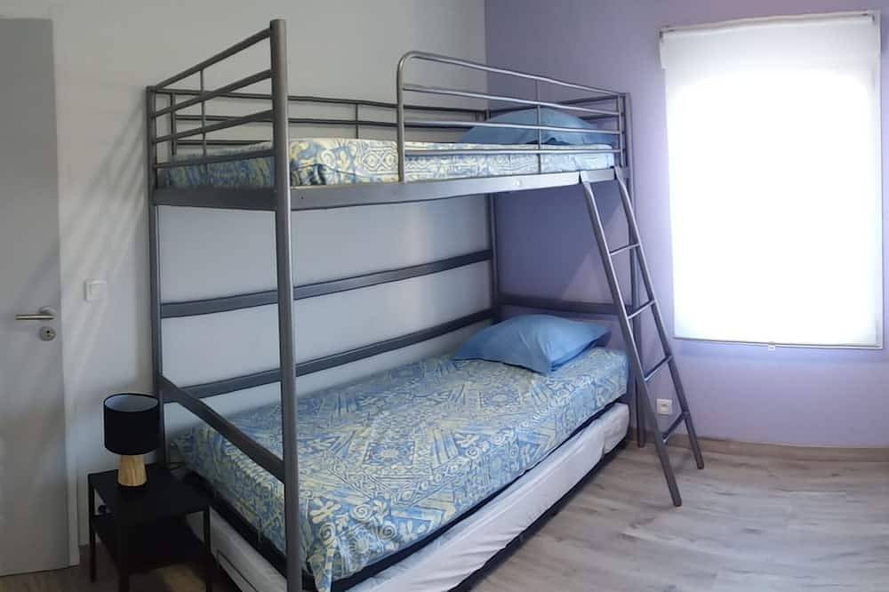 Etiquetado 4 * cabaña, piscina climatizada, climatizada, de 2 a 4 personas. in Carcès, Región Brignoles