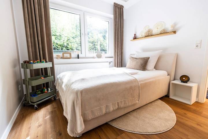 Ferienwohnung für 5 Personen, mit Balkon/Terrasse und Terrasse sowie Garten und Ausblick in Zwischenahner Meer - 4