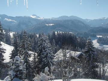 Ferienwohnung für 4 Personen, mit Balkon und Ausblick sowie Garten, kinderfreundlich in Sibratsgfäll