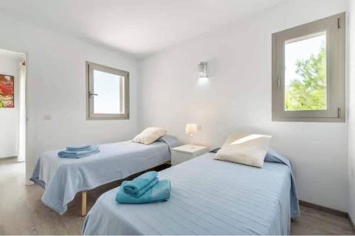 Villa pour 8 personnes, avec jardin et balcon à Son Serra de Marina - 4