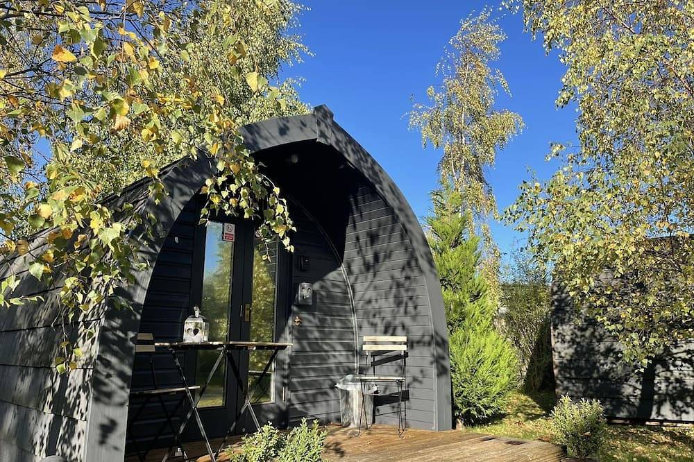 Entire apartment, Dog Pod at The Little Hide - Adult Camping Pods in York, Yorkshire