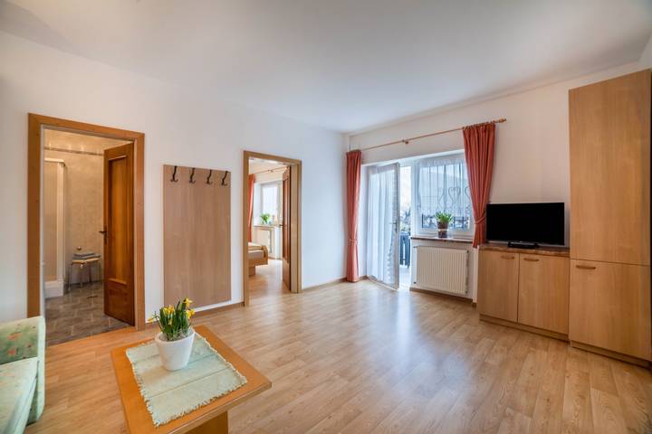 Ganze Wohnung, Ferienwohnung 'Residenz Pichler 6' mit Bergblick, Terrasse & Wlan in Stubaier Alpen, St. Leonhard in Passeier
