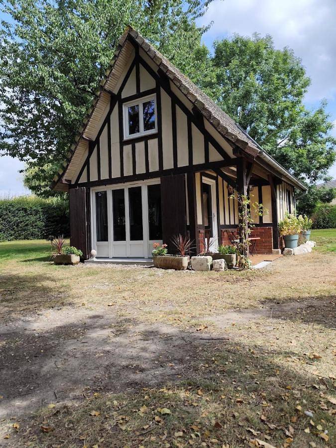 Gîte pour 2 personnes, avec jardin dans Bourneville