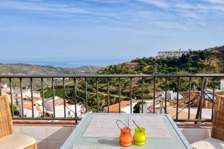 Apartamento para 3 personas, con Balcón además de Terraza y Vistas en Moclinejo