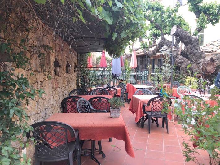 Hôtel pour 3 personnes, avec terrasse et jardin, animaux acceptés à Aups - 3