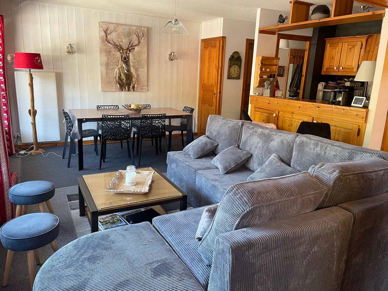 Entire apartment, Charming Apartment in Les Gets near Slopes and Shops, Balcony & Private Parking in Les Gets, Les Portes du Soleil