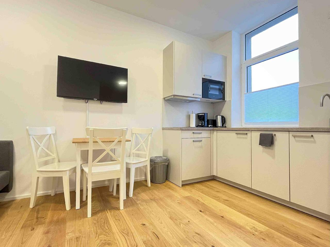 Ganze Ferienwohnung, Am1O82 Zeitgerecht eingerichtete Monteurwohnung in Amberg, Ostbayern