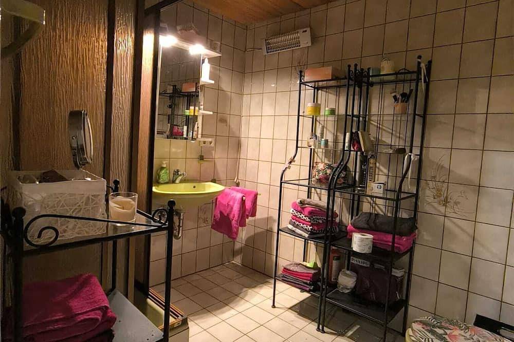 Ganze Wohnung, Schmuckkästchen in Autobahnnähe in ruhiger Lage in Schwarzach, Ostbayern