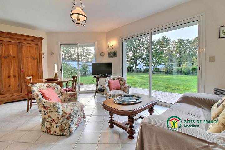 Gîte pour 8 personnes, avec jardin et terrasse à Le Tour-du-Parc - 4