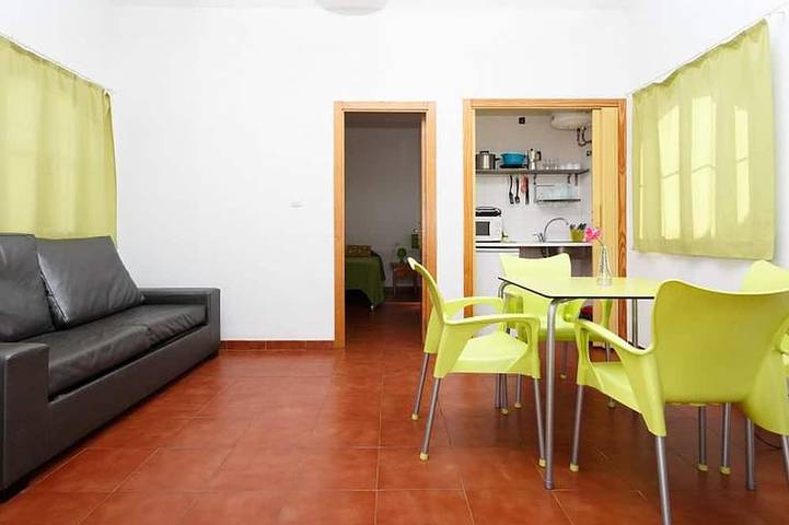 Ferienhaus für 2 Personen, mit Terrasse und Pool - 1