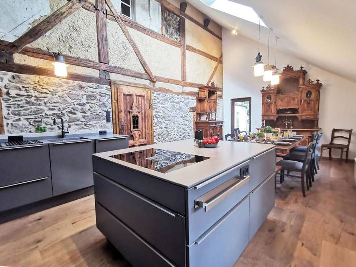 Ferienhaus für 12 Personen, mit Balkon und Terrasse sowie Garten und Ausblick
