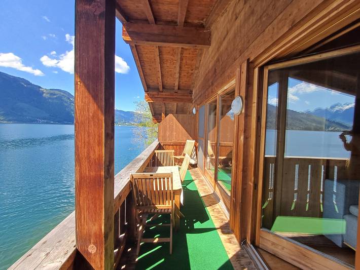 Ferienwohnung für 4 Personen, mit Balkon und Terrasse sowie Garten und Seeblick in Zell am See