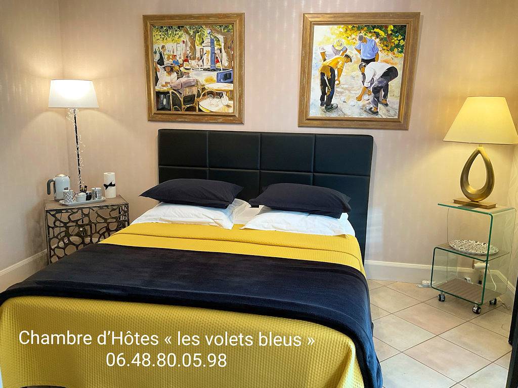 Villa l'Olivier - Chambre "les Volets Bleus", côté mer - Chambre "Les volets bleus" in Vaux-sur-Mer, Côte de Beauté