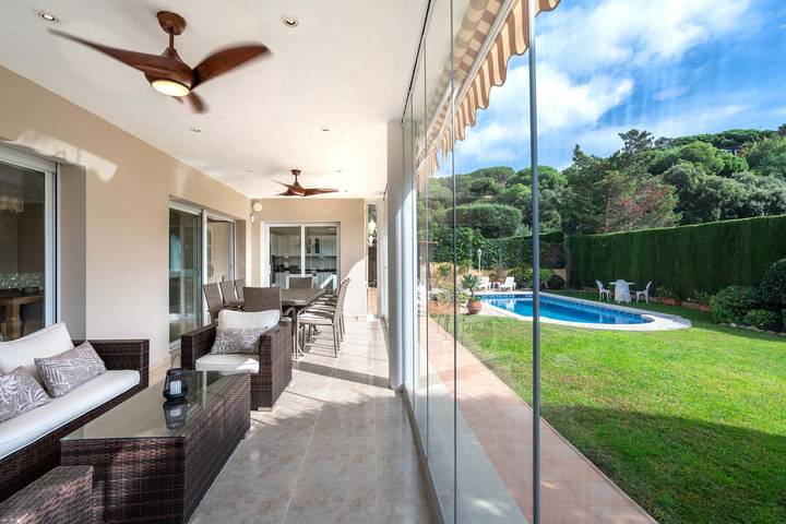 Chalet para 8 personas, con jardín además de terraza y vistas en Maresme - 3