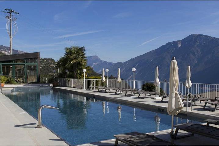 Location de vacances pour 3 personnes, avec piscine et balcon, adapté aux familles dans Pieve