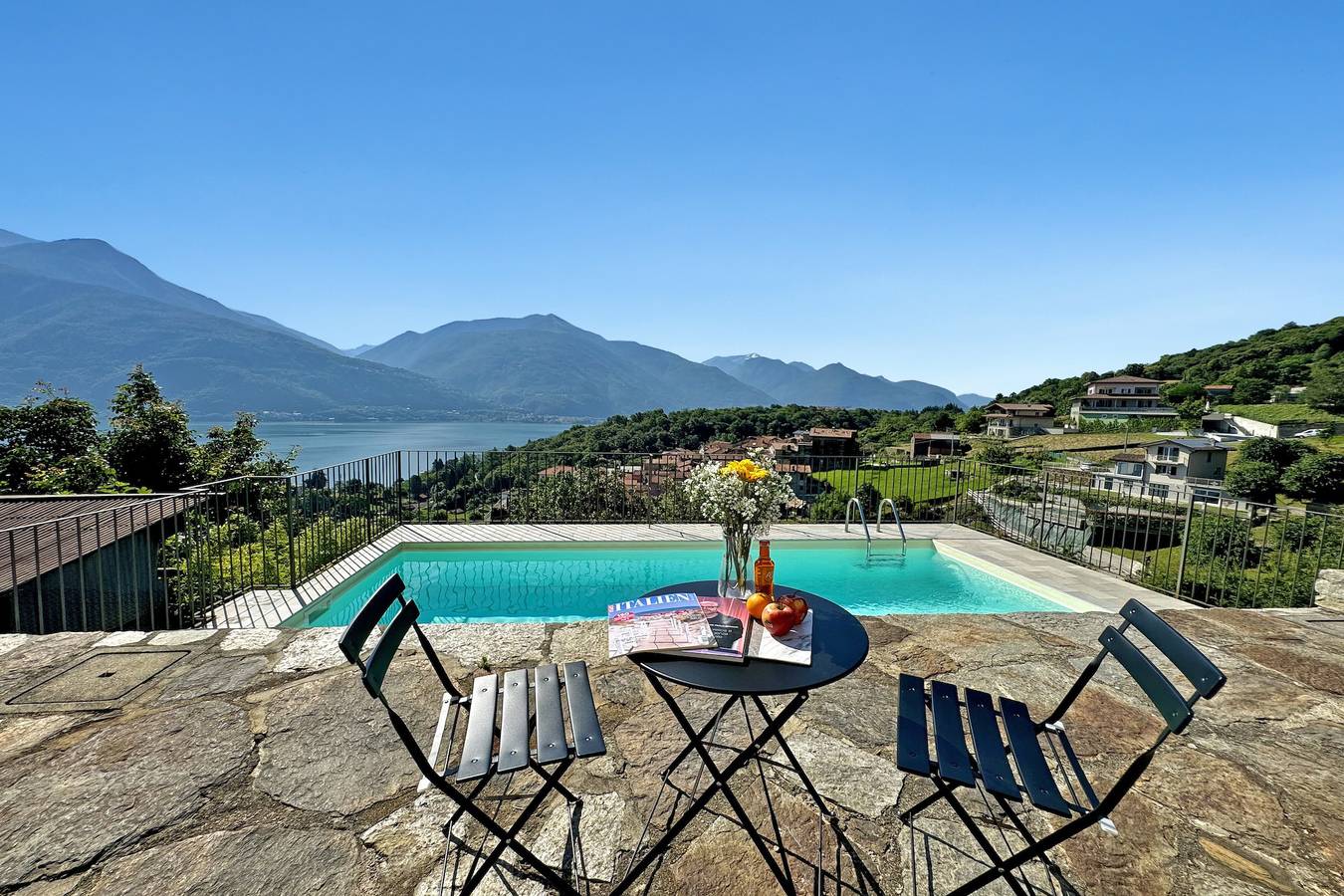 Ganze Wohnung, Ferienwohnung für 4 Personen mit Terrasse in Calozzo, Pianello del Lario