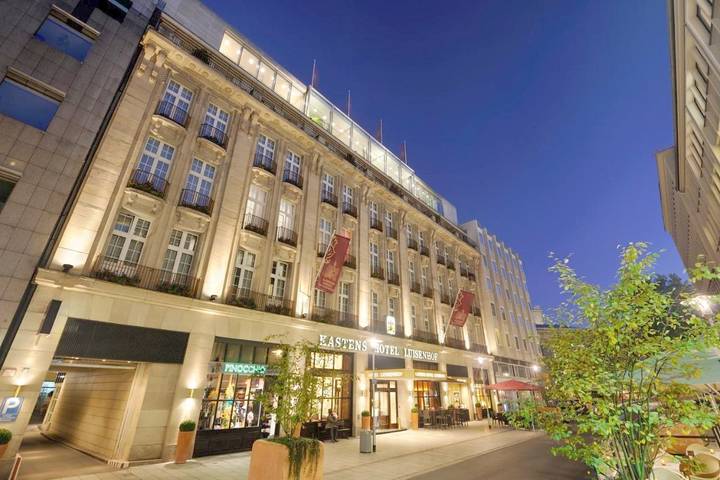 Hotel, mit Terrasse und Sauna sowie Ausblick