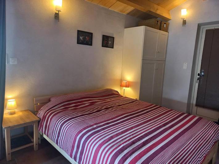 Location de vacances pour 2 personnes, avec vue ainsi que piscine et jardin à Saint-Pierre-Saint-Jean - 2