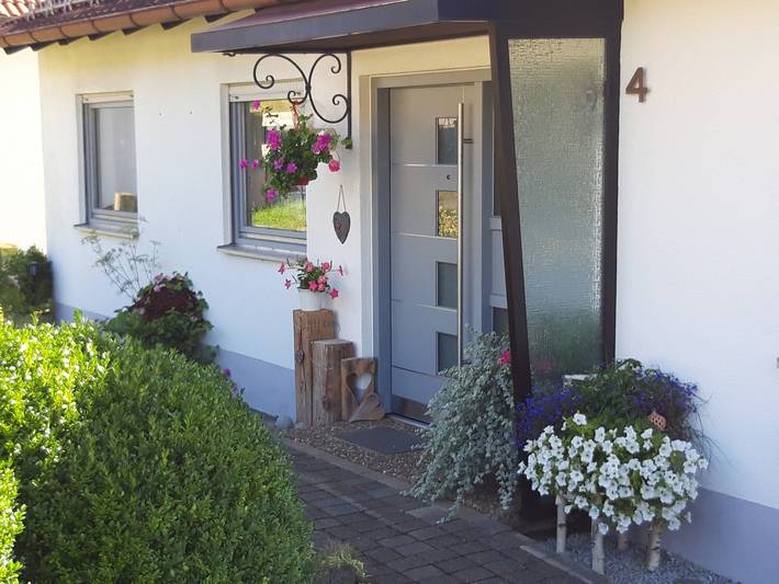 Geheel appartement, Appartement 'Schwäbische Alb' met gedeeld terras, Wi-Fi en airconditioning in Gomadingen, Neckar-Alb