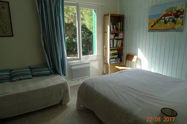 Location de vacances pour 10 personnes, avec terrasse et jardin dans Plage des Sables-Vignier - 2