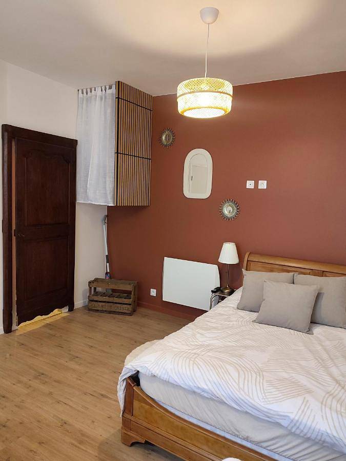 Appartement entier, One-Bedroom Apartment in Chaumont, Haute-Marne