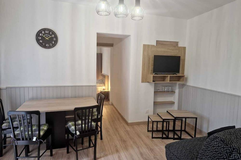 Entire apartment, Rental apartment near Ceret in Reynès, Céret region