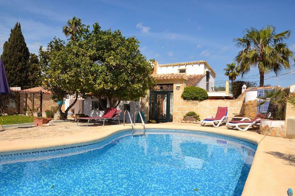 Holiday house with pool, garden, ca. 1 km to beach, tranquil, south-facing in Jávea, Costa Blanca