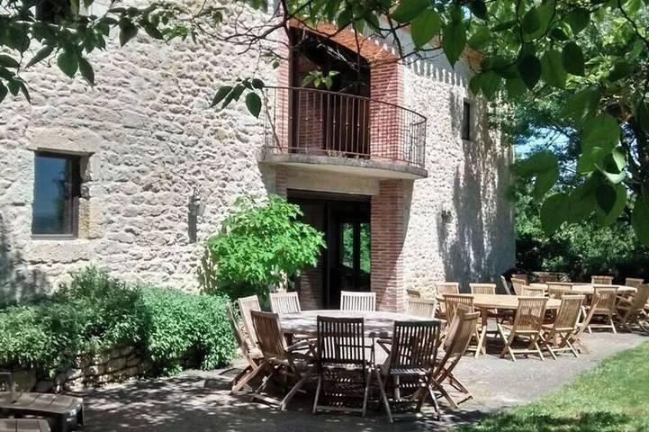 Location de vacances pour 18 personnes, avec Jacuzzi et Terrasse ainsi que Jardin et Piscine à Fayssac - 4