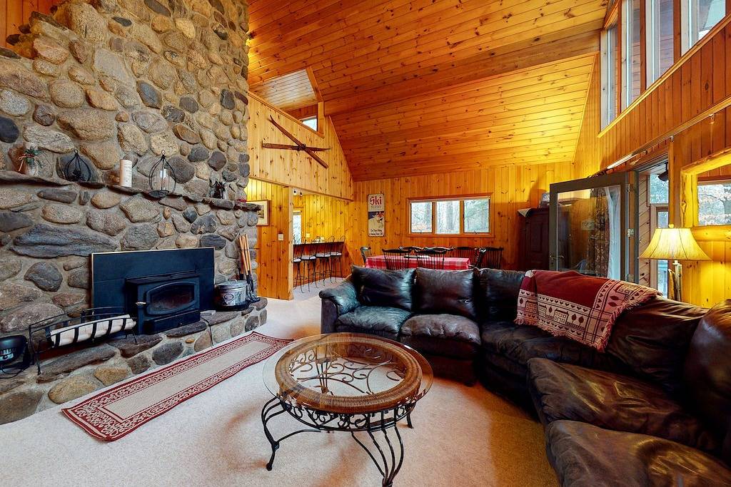 Geräumige Skihütte mit Kathedralendecken und unglaublichem Spielzimmer mit Blick auf die Berge in Newry, Sunday River