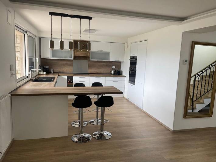 Location de vacances pour 14 personnes, avec terrasse ainsi que vue et jardin à Hauteville-Lompnes - 3