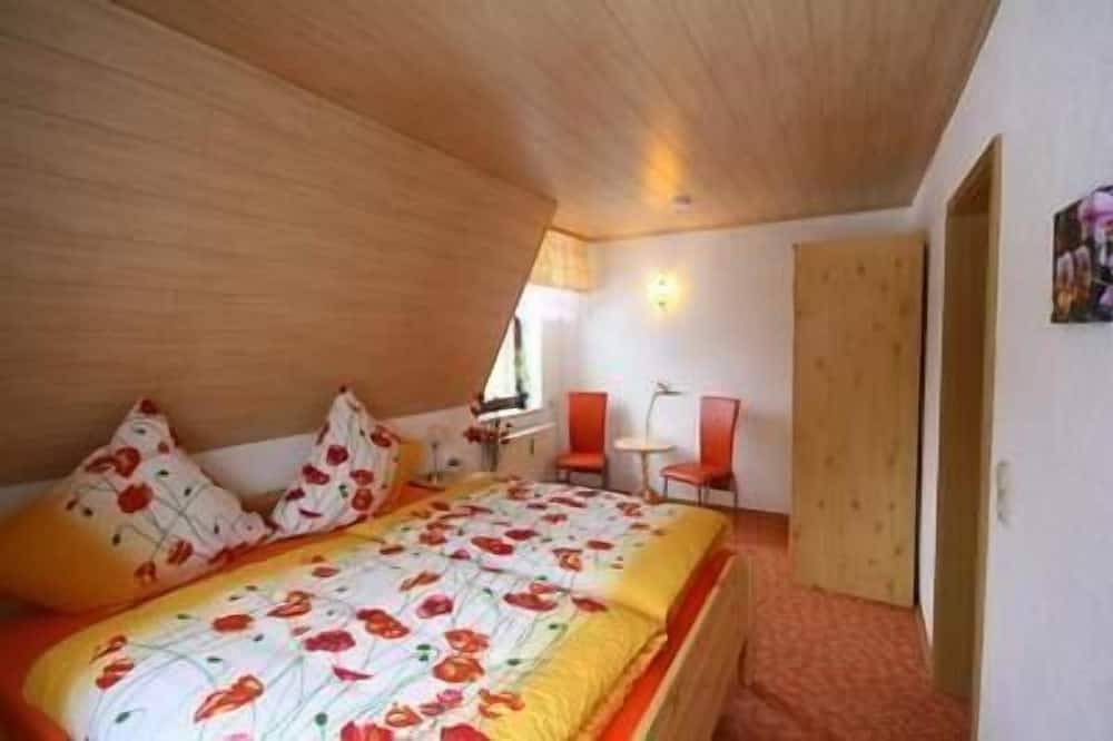 Ganze Wohnung, Ferienwohnung Sehmatal-Sehma für 1 - 4 Personen mit 2 Schlafzimmern - Ferienwohnung in Neudorf, Sehmatal