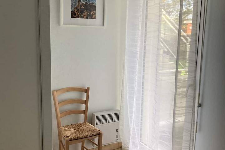 Gîte pour 4 personnes, avec terrasse et jardin dans Plage de Grève Blanche - 3