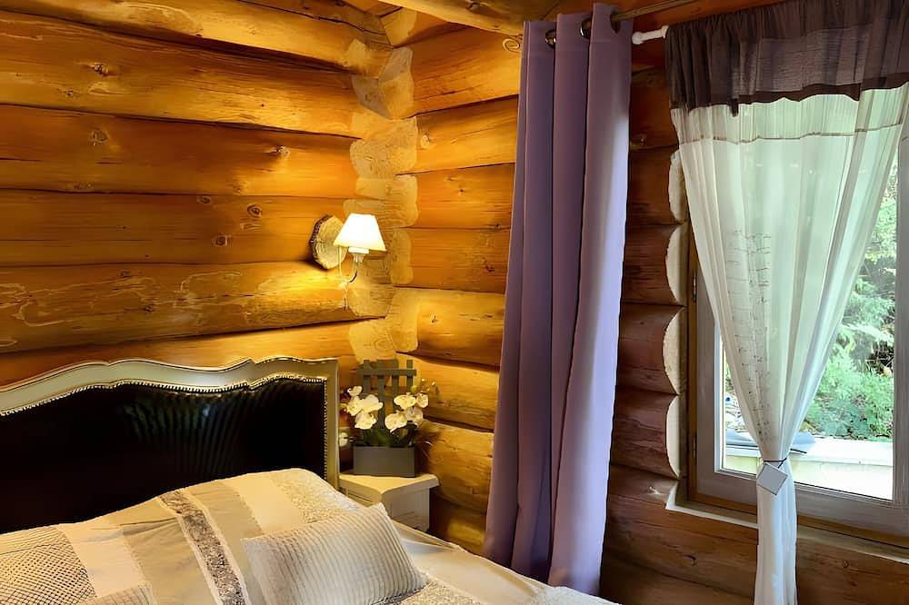 Chalet de rêve en rondins avec spa et cuisine d'été in Montmurat, Région d'Aurillac