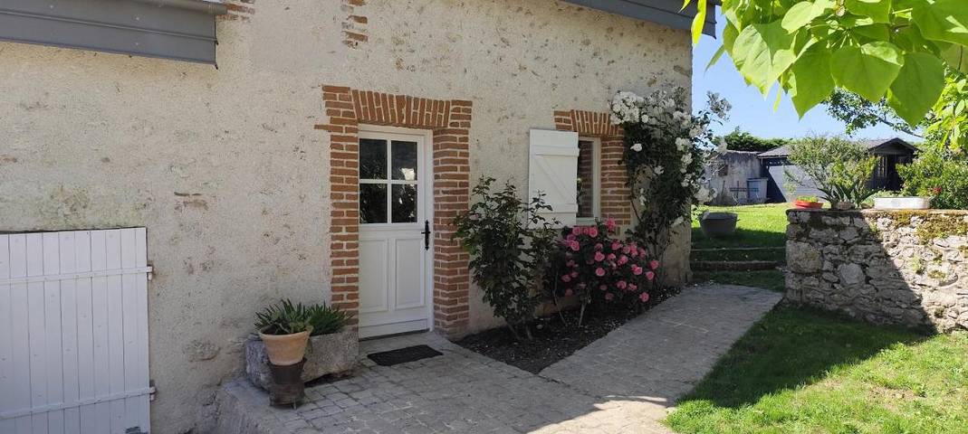 Gîte pour 2 personnes, avec Jardin et Vue à Saint-Denis-sur-Loire