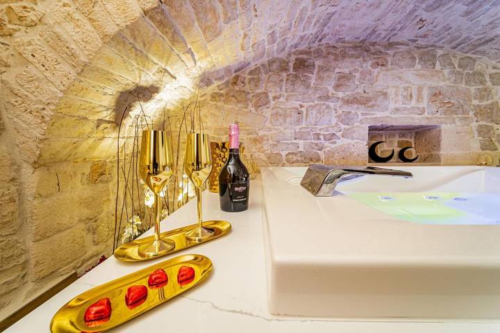 Chambre d’hôte pour 2 personnes, avec jacuzzi à Santeramo in Colle - 4