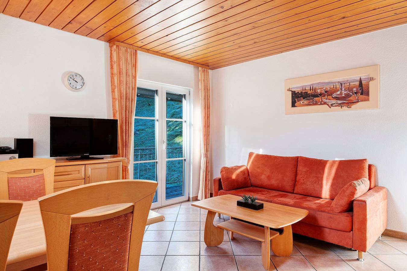 Ganze Wohnung, Ferienwohnung 'Sonneneck' mit Bergblick, Gemeinschaftspool und Wlan in Wolfach, Mittlerer Schwarzwald