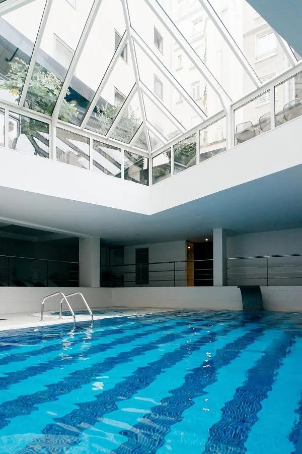 Hotel para 2 personas, con jardín y piscina - 1