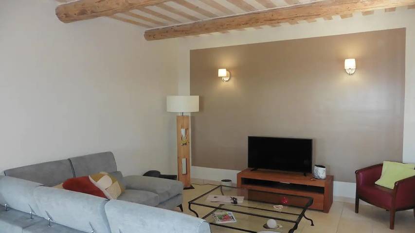Location de vacances pour 3 personnes, avec jardin et piscine à Villes-sur-Auzon - 2