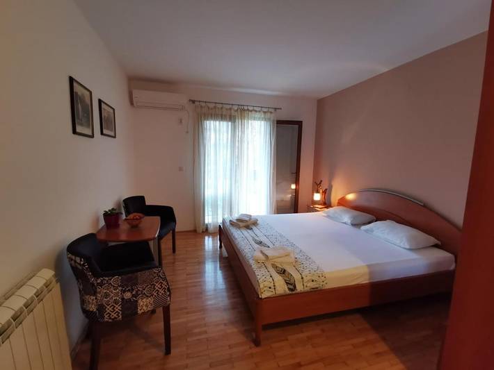 Maison d’hôte pour 2 personnes, avec Balcon ainsi que Terrasse et Vue dans Virpazar