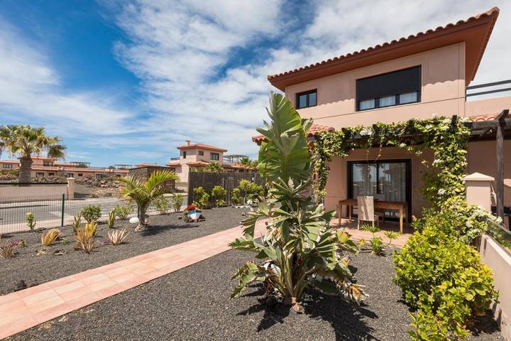 Chalet para 4 personas, con jardín y vistas además de piscina y piscina para niños, Se admiten mascotas en Fuerteventura - 4