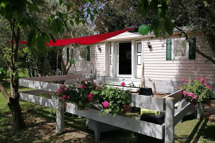 Holiday home for 4 people, with pool and garden as well as hot tub and terrace - 1