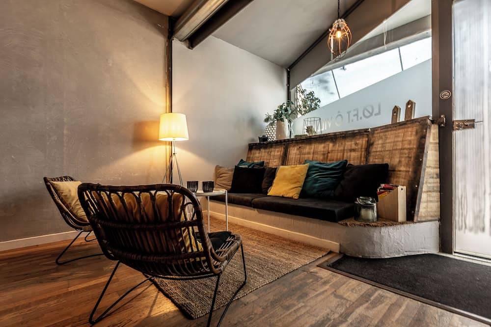 Entire apartment, Lovely, cosy apartment for 4 people in a charming medieval village in Monflanquin, Villeneuve-sur-Lot region