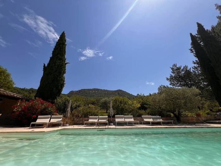 Location de vacances pour 2 personnes, avec Terrasse et Jardin ainsi que Piscine et Vue à Condorcet - 3
