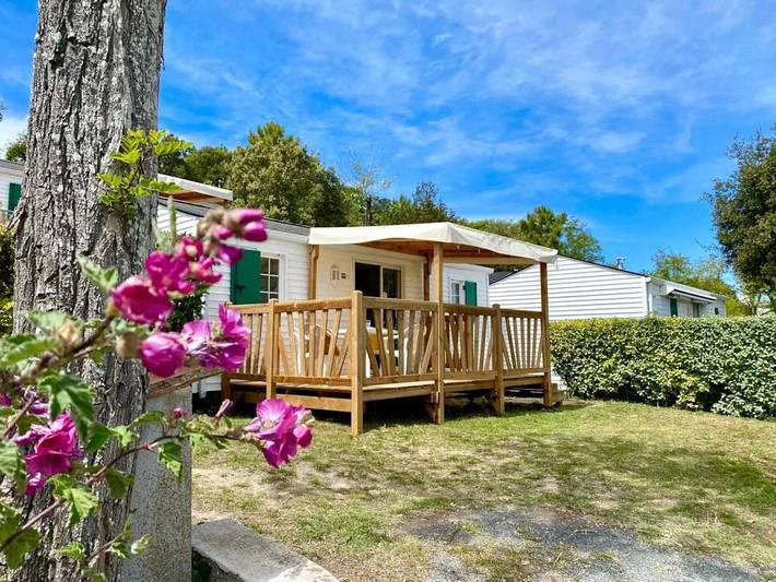 Camping pour 4 personnes, avec bassin pour enfant