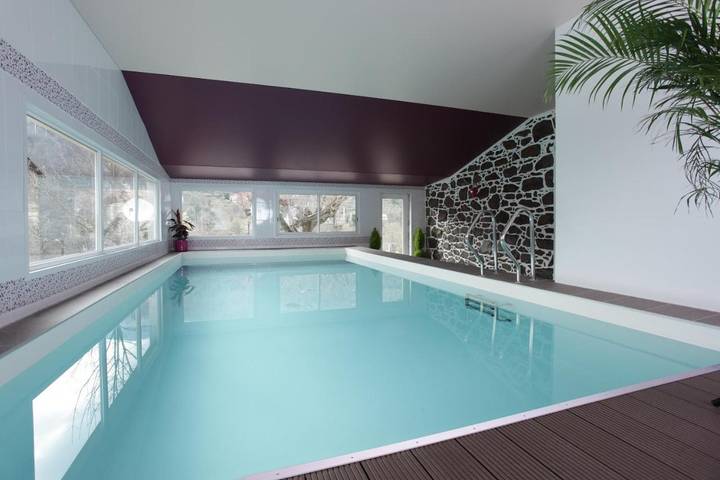 Appart’hôtel pour 2 personnes, avec Jacuzzi et Jardin ainsi que Piscine et Vue