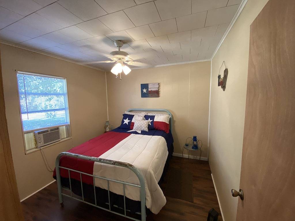 Beautiful Country Home on 11 Acres Near Toledo Bend Lake. in Toledo Bend Reservoir