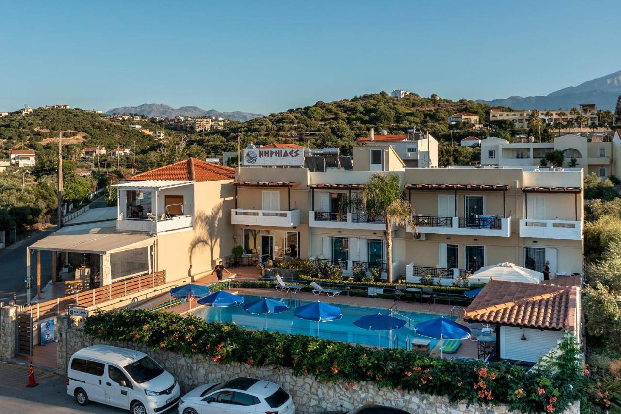 Niriides Hotel Apts Studios in Almyrida, Vámos