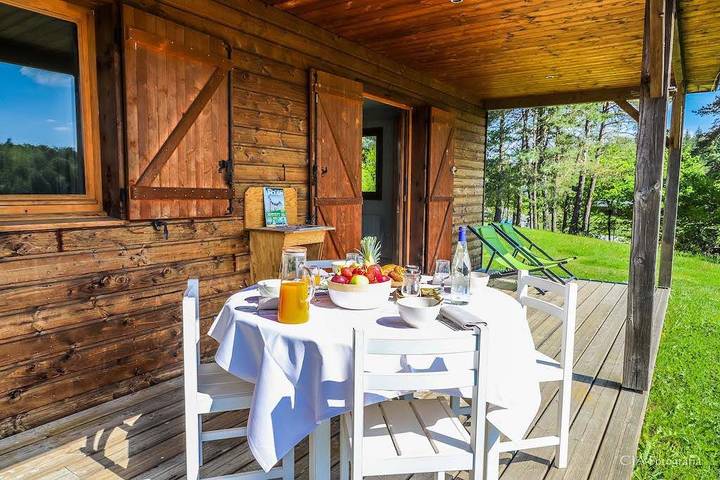 Gîte pour 6 personnes, avec sauna et piscine à Meyrignac-l'Église