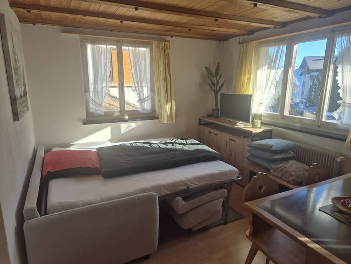 Ganze Ferienwohnung, Chalet Hasehüsli - 2.5 Zimmerwohnung Partere, Wohnzimmer, Schlafzimmer, Wohnküche, Dusche in Flumserberg, Flums